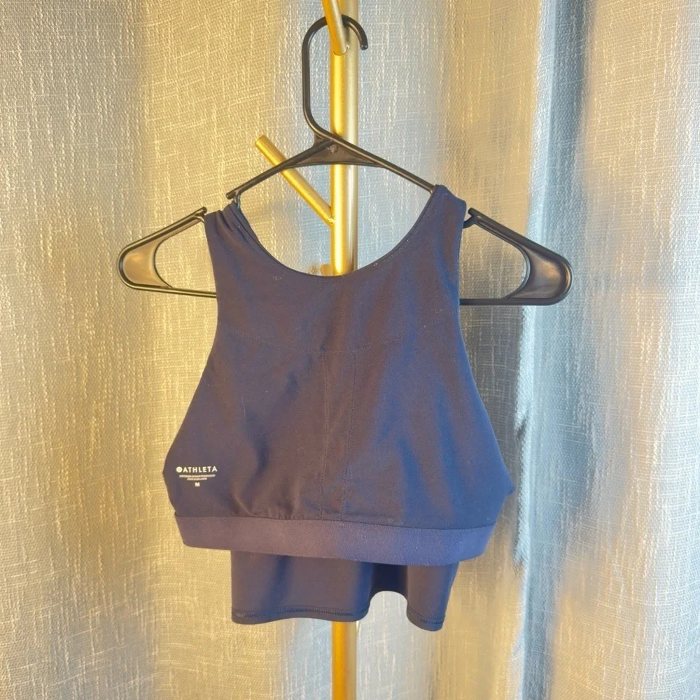 Athleta Conscious Crop Bra Top size Medium in Navy